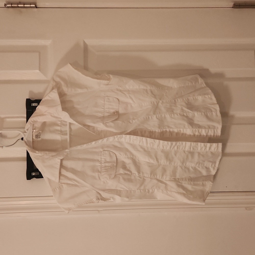 Short sleeved dress shirt